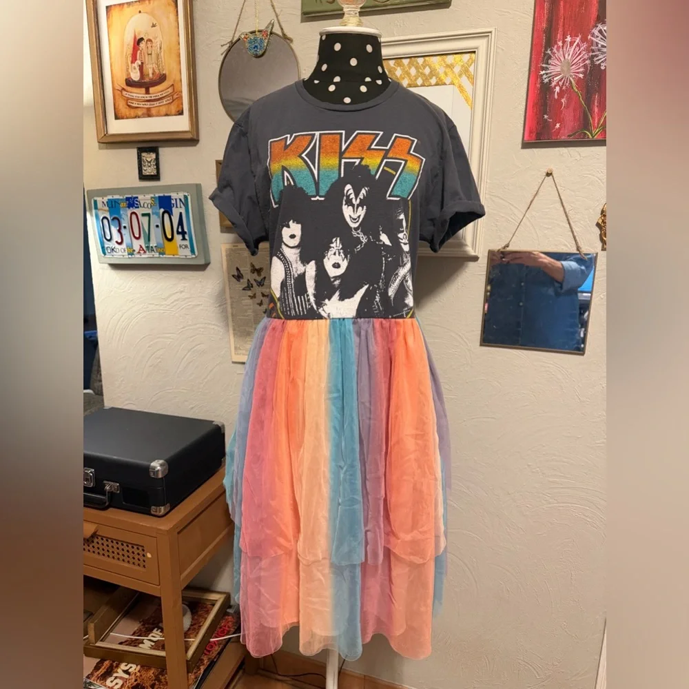 KISS Edition! Band tee to midi! 🎸The Remix Collection 🥁 - Picture 7 of 8